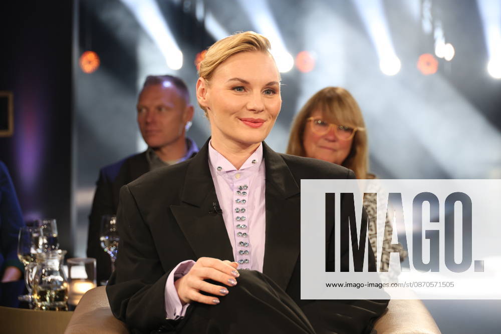 Rosalie Thomass, Schauspielerin, zu Gast in der NDR Talk Show, Fototermin am 23.10.2026 im Fernsehstudio Hamburg-Lokstedt vor der Sendung im 3. Programm des NDR Fernsehen