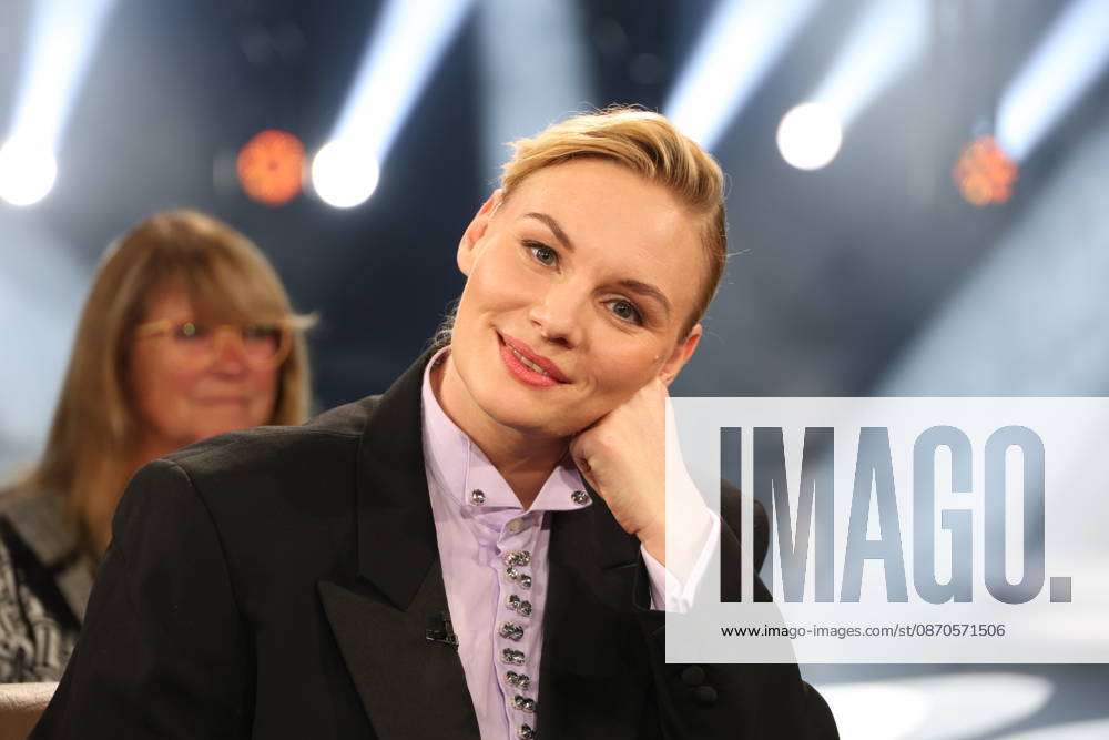 Rosalie Thomass, Schauspielerin, zu Gast in der NDR Talk Show, Fototermin am 23.10.2026 im Fernsehstudio Hamburg-Lokstedt vor der Sendung im 3. Programm des NDR Fernsehen