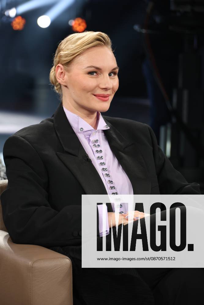 Rosalie Thomass, Schauspielerin, zu Gast in der NDR Talk Show, Fototermin am 23.10.2026 im Fernsehstudio Hamburg-Lokstedt vor der Sendung im 3. Programm des NDR Fernsehen