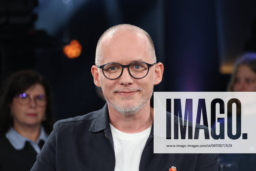 Martin Reinl, Puppenspieler, zu Gast in der NDR Talk Show, Fototermin am 23.10.2026 im Fernsehstudio Hamburg-Lokstedt vor der Sendung im 3. Programm des NDR Fernsehen