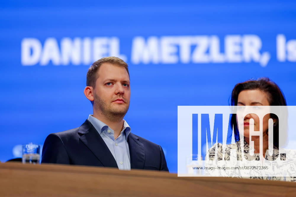 CSU-Parteitag 2026 Daniel Metzler ( CEO Isar Aerospace ), links - Dorothee Bär ( Bundesministerin für Forschung, Technologie und Raumfahrt ), rechts auf dem CSU-Parteitag 2026 in der Messe München