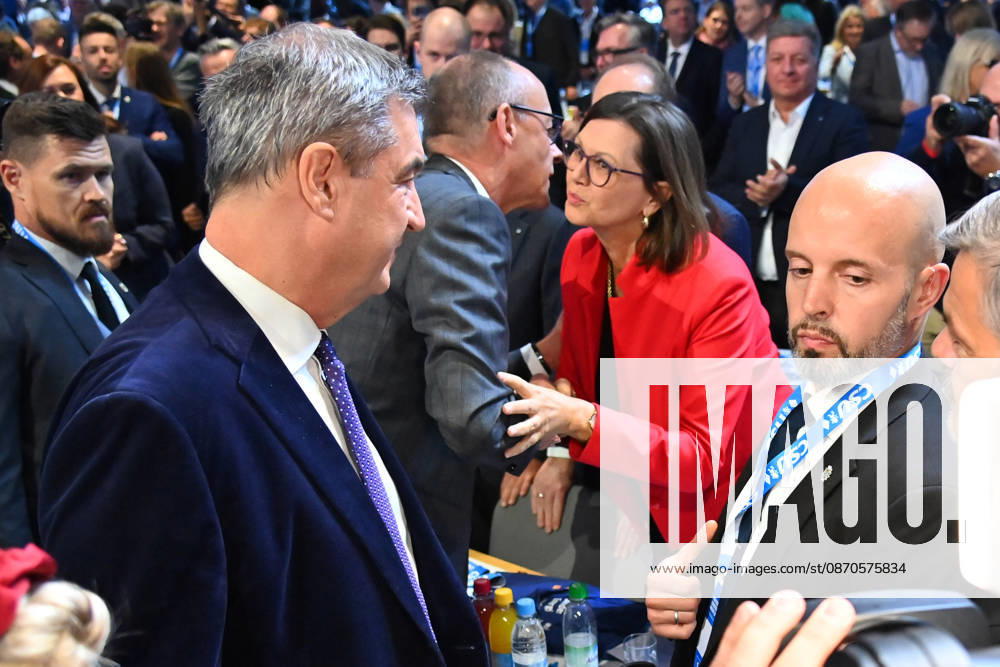 Bundeskanzler Friedrich MERZ begruesst Ilse AIGNER (Landtagspraesidentin Bayern). CSU Parteitag 2026 am 23.und 24.10..2026 MESSE MUENCHEN