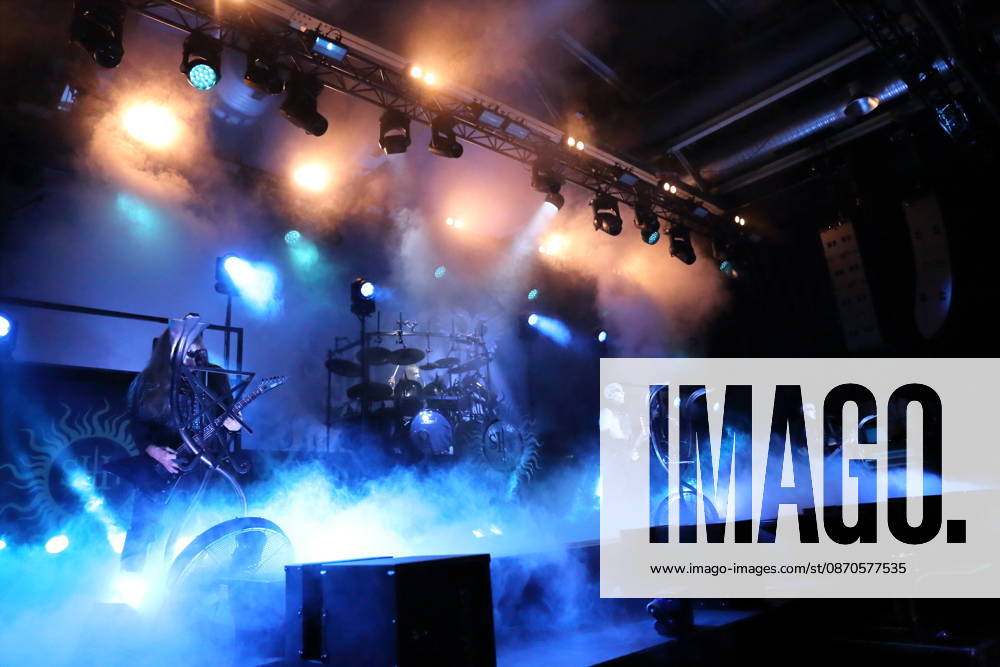 Patryk Dominik Seth Sztyber, Zbigniew Robert Inferno Prominski, Adam Michal Nergal Darski und Tomasz Orion Wroblewski, v.l., von der Band Behemoth bei einem Konzert in der Columbiahalle in Berlin, 23. Oktober 2026. Behemoth & Dimmu Borgir Konzert Berlin