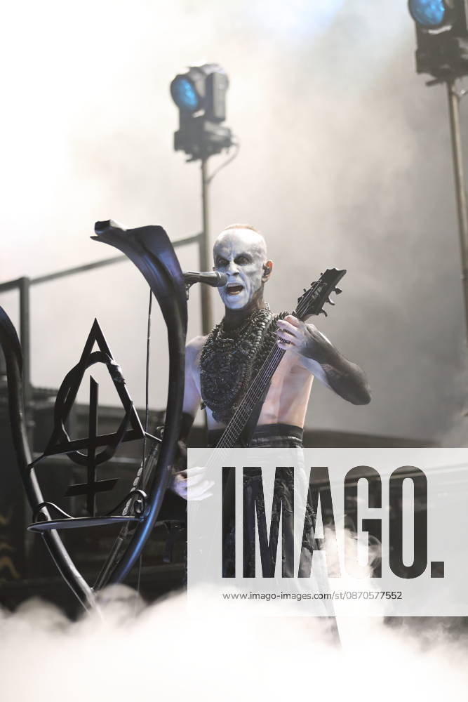 Adam Michal Nergal Darski von der Band Behemoth bei einem Konzert in der Columbiahalle in Berlin, 23. Oktober 2026. Behemoth & Dimmu Borgir Konzert Berlin