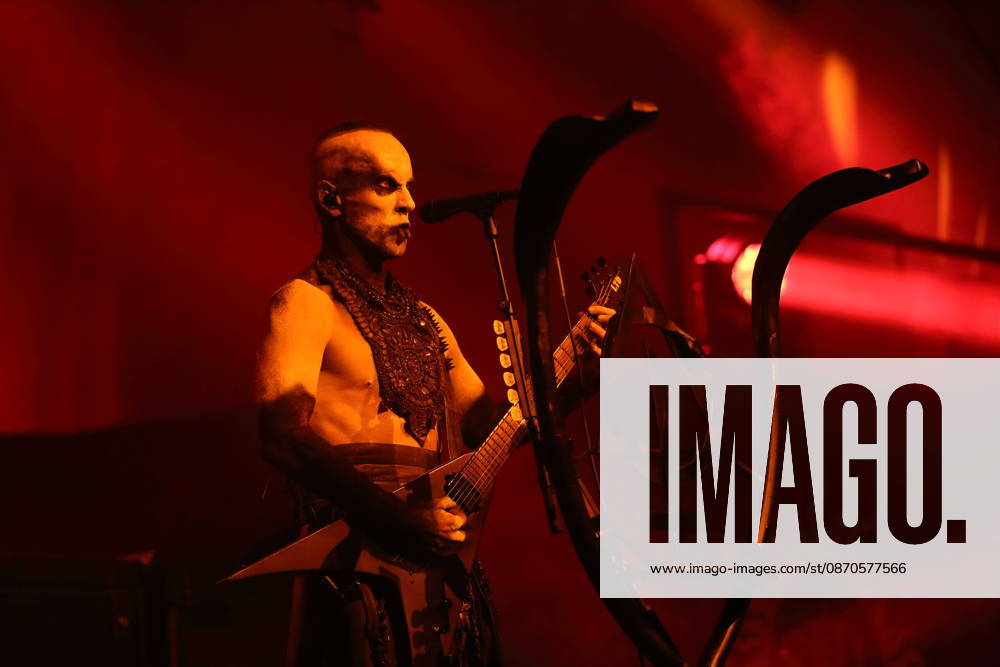 Adam Michal Nergal Darski von der Band Behemoth bei einem Konzert in der Columbiahalle in Berlin, 23. Oktober 2026. Behemoth & Dimmu Borgir Konzert Berlin