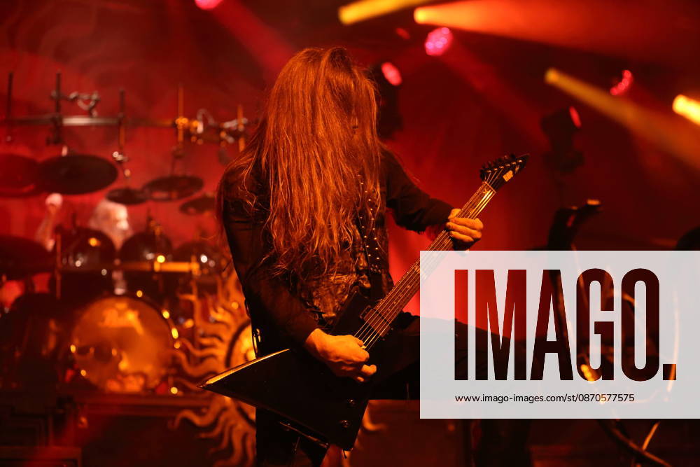 Patryk Dominik Seth Sztyber von der Band Behemoth bei einem Konzert in der Columbiahalle in Berlin, 23. Oktober 2026. Behemoth & Dimmu Borgir Konzert Berlin
