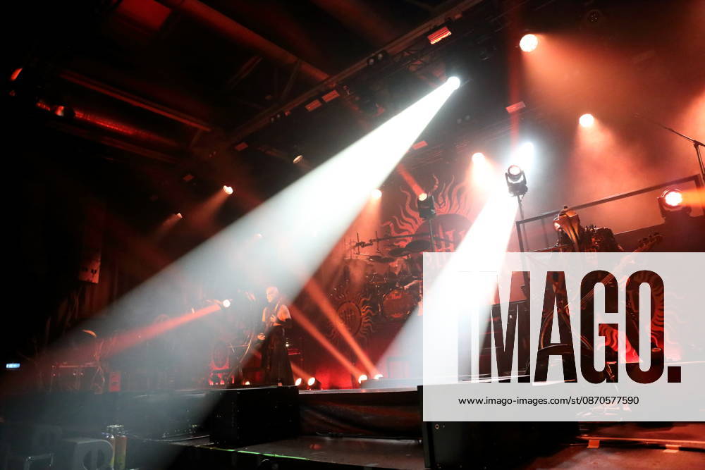 Patryk Dominik Seth Sztyber, Adam Michal Nergal Darski, Zbigniew Robert Inferno Prominski und Tomasz Orion Wroblewski, v.l., von der Band Behemoth bei einem Konzert in der Columbiahalle in Berlin, 23. Oktober 2026. Behemoth & Dimmu Borgir Konzert Berlin