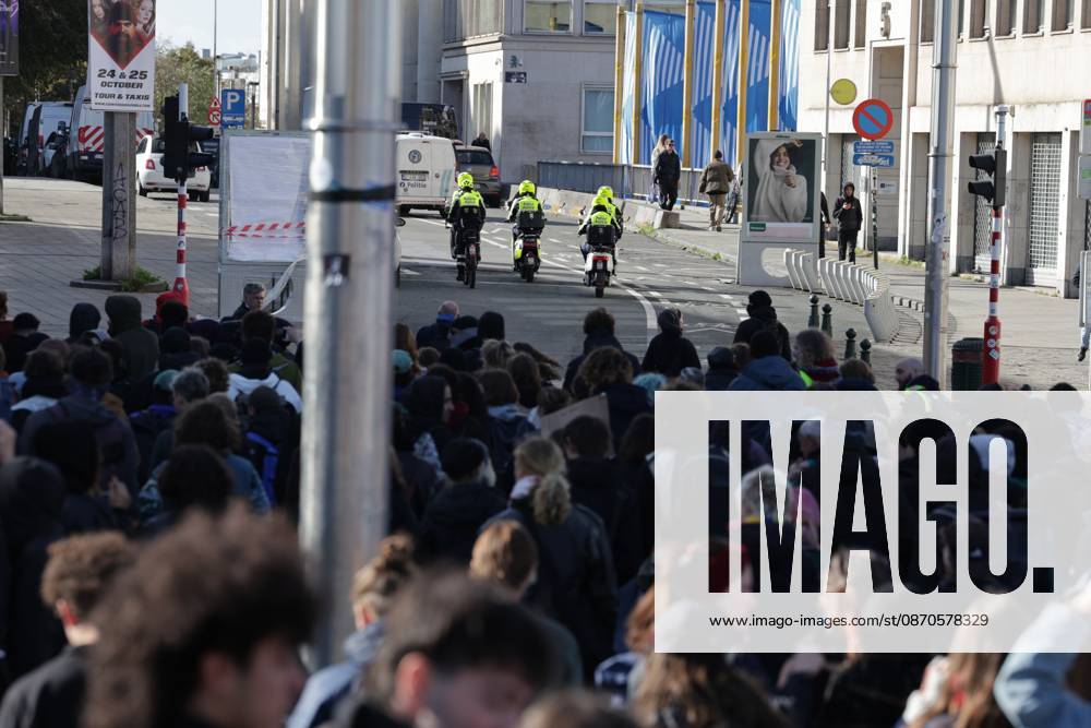 This image shows demonstrators after a call for protests in Brussels for purchasing power, healthcare, and education, on Saturday 24 October 2026. NICOLASxMAETERLINCK 190856441