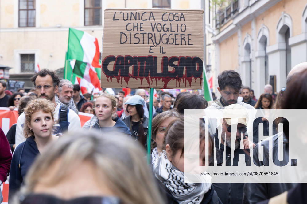 IPA90113074 - Italy Out of the War Rally in Rome