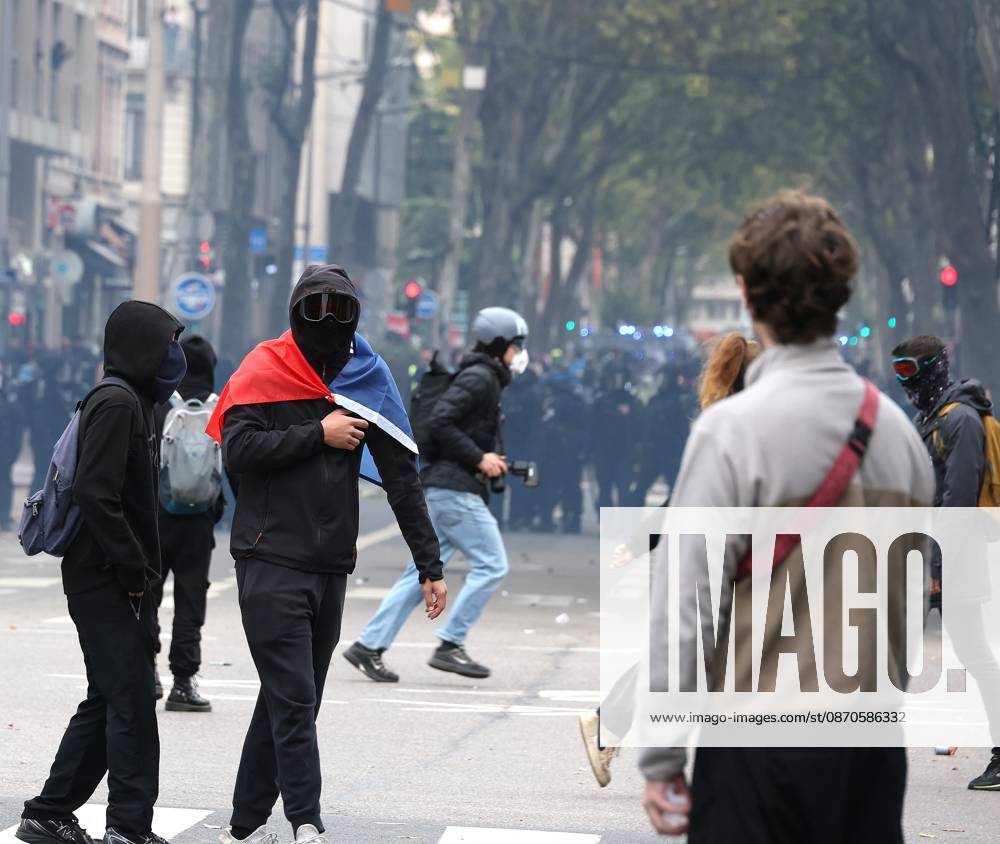 October 24 Protest PHOTOPQR LE PROGRES Richard MOUILLAUD Lyon Oct. 24, 2026 October 24 Protest October 24 Protest France Oct. 24, 2026 Another day of protests this Saturday, and amid fears of renewed violence and looting, restrictions on freedom of movement and assembly have multiplied, drawing sharp criticism from civil liberties groups Lyon, Rhône, Rhône-Alpes, France