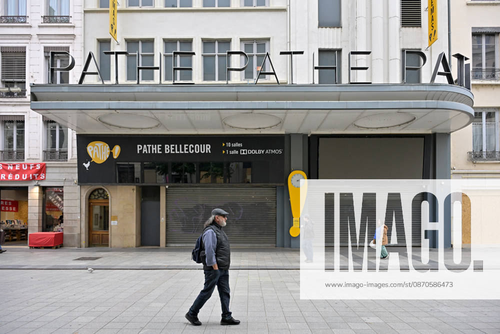 Shops Boarded Up With Wooden Panels - Lyon Shops in Lyon are boarded up with wooden panels ahead the Yellow Vests Protest Act II In Lyon, France on October 24, 2026. Photo by ABACAPRESS.COM Lyon France