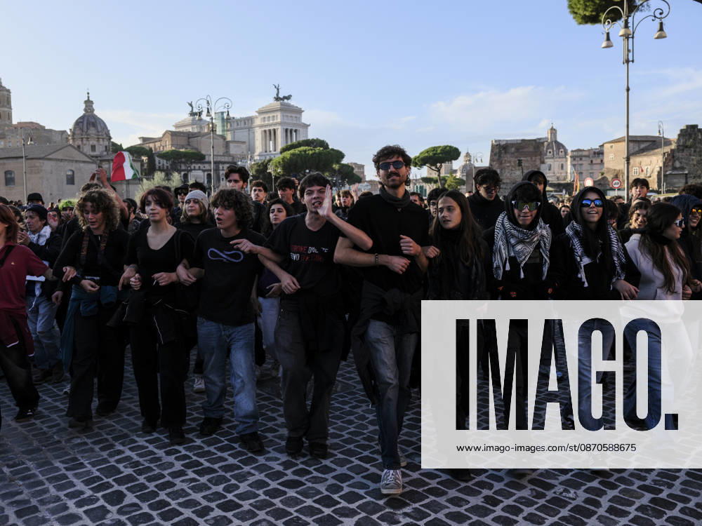 Rome Anti-War Demonstration Rome, Italy, October 24, 2026. Demonstrators take part in an anti-war march, under the slogan Fuori lItalia dalla guerra (Keep Italy Out of the War). Protesters, opposing Italys involvement in wars, military rearmament and the Italian governments policies. Rome Italy