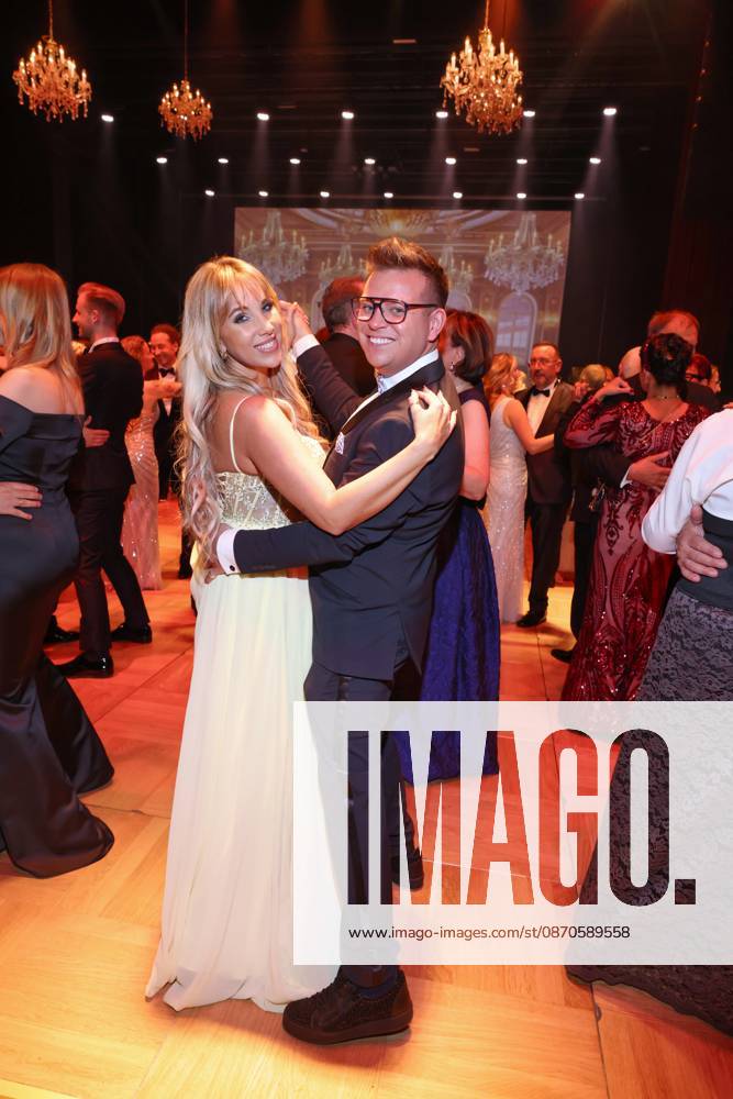 Leipziger Opernball 2026 Dominik Ledea, Annemarie Eilfeld erster Tanz, Leipziger Opernball 2026, Oper Leipzig, Datum: 24.10.2026