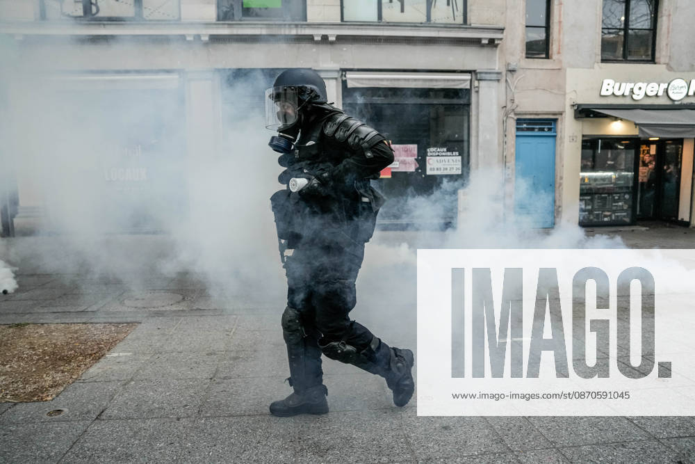 Police intervene in demonstrators amid ongoing protests in Nancy NANCY, FRANCE - OCTOBER 24: Police clash with protesters with water cannons and tear gas during a demonstration amid ongoing social and political tensions in Nancy, France, on October 24, 2026. Muhammed Said Tako Anadolu Nancy France. Editorial use only. Please get in touch for any other usage.