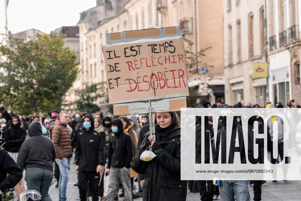 Police intervene in demonstrators amid ongoing protests in Nancy NANCY, FRANCE - OCTOBER 24: Protesters holding banners gather as police take security measures during a demonstration amid ongoing social and political tensions in Nancy, France, on October 24, 2026. Muhammed Said Tako Anadolu Nancy France. Editorial use only. Please get in touch for any other usage.