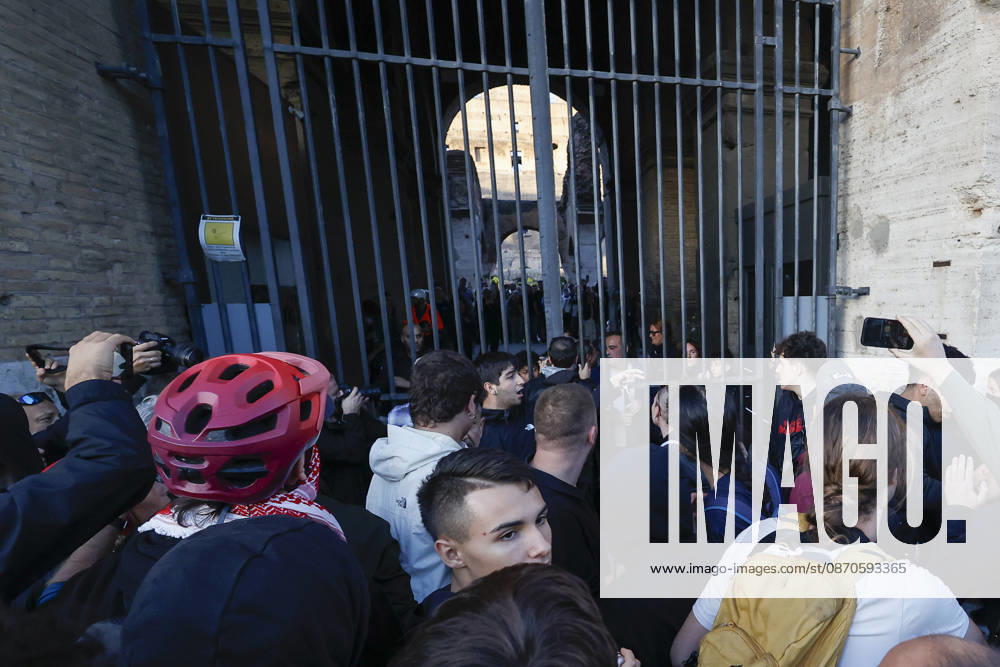 Demonstration against the Italian government in Rome ROME, ITALY, OCTOBER 24: Demonstrators attempt to enter the Colosseum during a protest against the Italian government in Rome, Italy, on October 24, 2026. Riccardo De Luca Anadolu Rome Italy. Editorial use only. Please get in touch for any other usage.