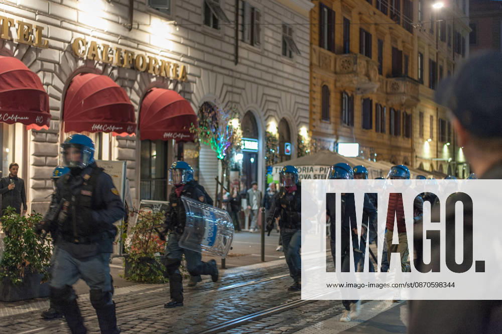 IPA90132200 - October 24, 2026: Demonstration in Rome organized by the October 17 Movement. P.S.: The photo may be used provided that the context in which it was taken is respected and that there is no intent to defame or disparage the individuals depicted.