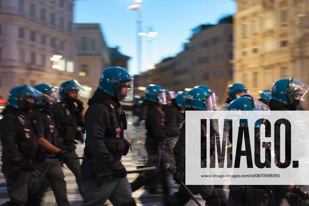 IPA90132216 - October 24, 2026: Demonstration in Rome organized by the October 17 Movement. P.S.: The photo may be used provided that the context in which it was taken is respected and that there is no intent to defame or disparage the individuals depicted.