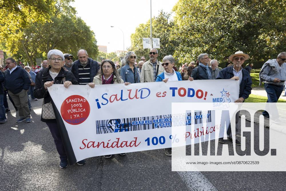 Demonstration In Support Of State Pensions And Housing in Madrid, Spain - 24 Oct 2026 Several people carrying signs in favor of public pensions take part in a demonstration supporting the public pension system and access to housing in Madrid, Spain. Madrid Spain