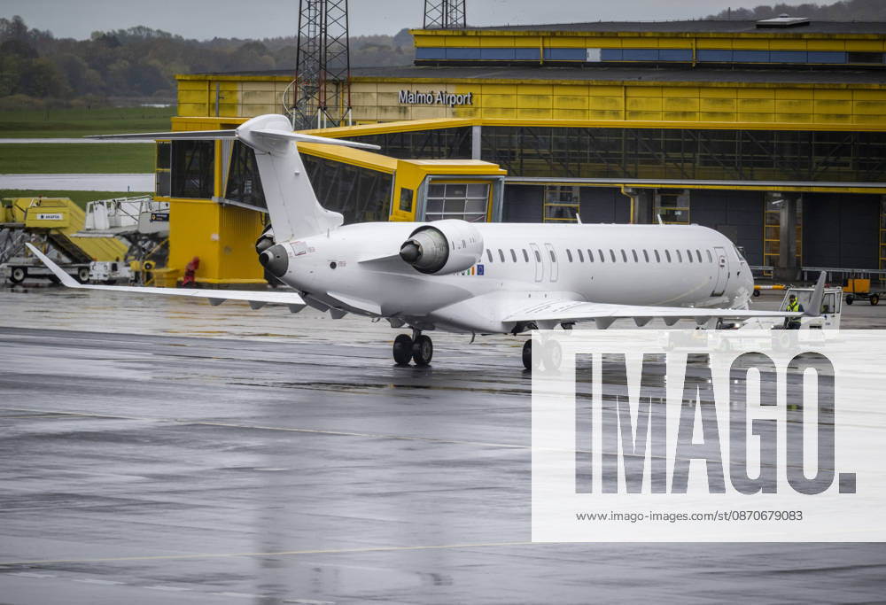STURUP, October 25, 2026: An SAS CRJ 900 aircraft that was diverted from Kastrup Airport to Malmö Airport is being prepared to fly the short distance back now that the strong winds from Storm Boelo have subsided somewhat over southern Sweden and Denmark on Sunday STURUP SWEDEN