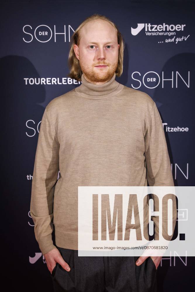 MMM DER SOHN- Schauspieler Paul Radke auf dem roten Teppich bei der Theater Premiere Der Sohn TOURERLEBEN Theater-Produktion im Theater Itzehoe am 24.10.2026 Schleswig-Holsten Deutschland