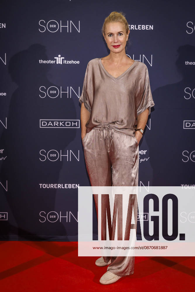 MMM DER SOHN- Schauspielerin Dorothea Schenck auf dem roten Teppich bei der Theater Premiere Der Sohn TOURERLEBEN Theater-Produktion im Theater Itzehoe am 24.10.2026 Schleswig-Holsten Deutschland