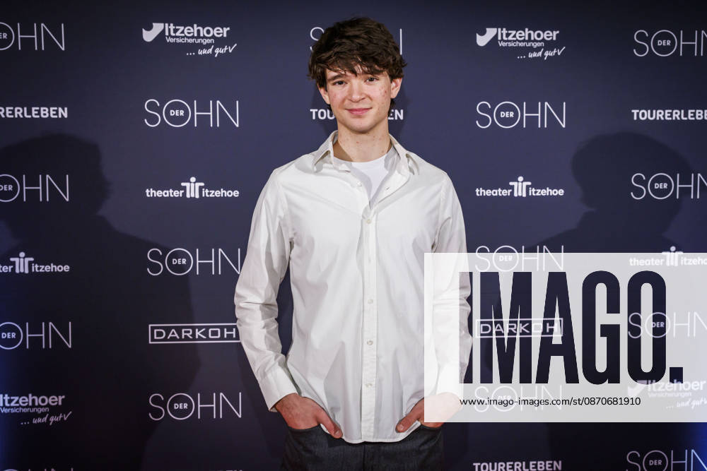 MMM DER SOHN- Schauspieler Quentin Lopes auf dem roten Teppich bei der Theater Premiere Der Sohn TOURERLEBEN Theater-Produktion im Theater Itzehoe am 24.10.2026 Schleswig-Holsten Deutschland