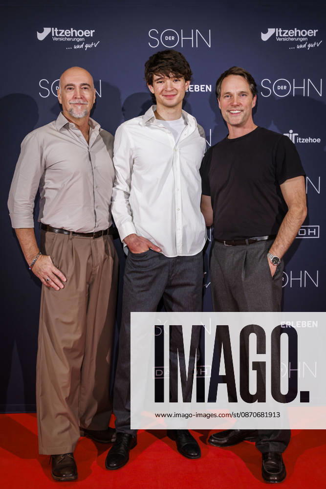 MMM DER SOHN- Regisseur und Schauspieler Holger Hauer und die Schauspieler Quentin Lopes und Matthias Schloo auf dem roten Teppich bei der Theater Premiere Der Sohn TOURERLEBEN Theater-Produktion im Theater Itzehoe am 24.10.2026 Schleswig-Holsten Deutschland