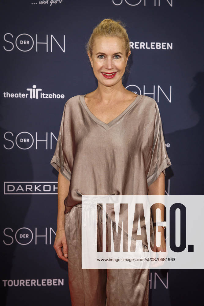 MMM DER SOHN- Schauspielerin Dorothea Schenck auf dem roten Teppich bei der Theater Premiere Der Sohn TOURERLEBEN Theater-Produktion im Theater Itzehoe am 24.10.2026 Schleswig-Holsten Deutschland