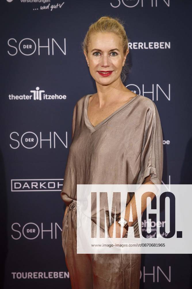 MMM DER SOHN- Schauspielerin Dorothea Schenck auf dem roten Teppich bei der Theater Premiere Der Sohn TOURERLEBEN Theater-Produktion im Theater Itzehoe am 24.10.2026 Schleswig-Holsten Deutschland