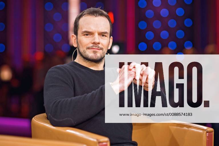 MDR - Riverboat. TV-Koch Steffen Henssler anläßlich der Aufzeichnung der MDR - Talkshow Riverboat am 18.01.2019 im Studio 3 der Mediacity Leipzig. 20190118SFL0020
