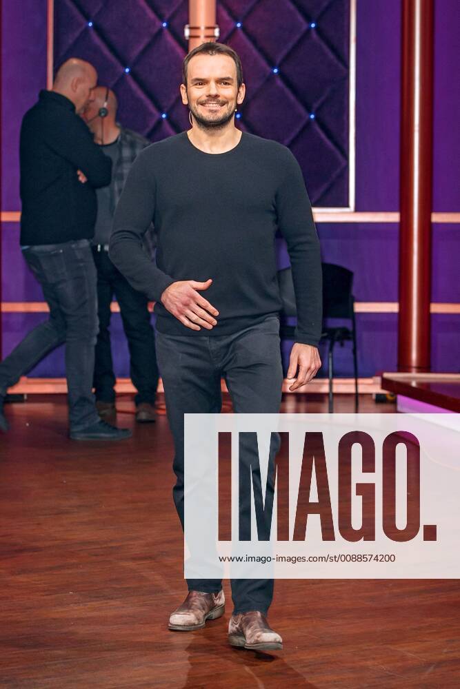 MDR - Riverboat. TV-Koch Steffen Henssler anläßlich der Aufzeichnung der MDR - Talkshow Riverboat am 18.01.2019 im Studio 3 der Mediacity Leipzig. 20190118SFL0011