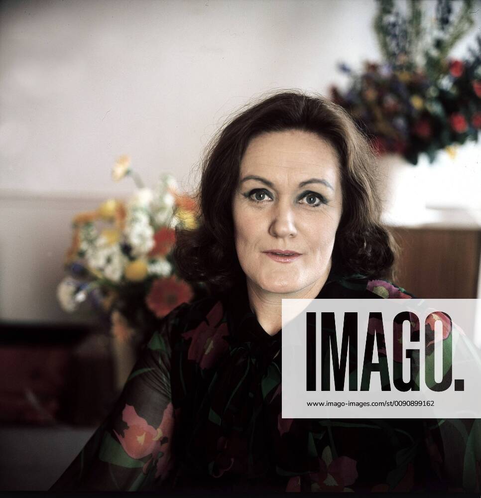 JOAN SUTHERLAND JOAN SUTHERLAND Überschrift: JOAN SUTHERLAND