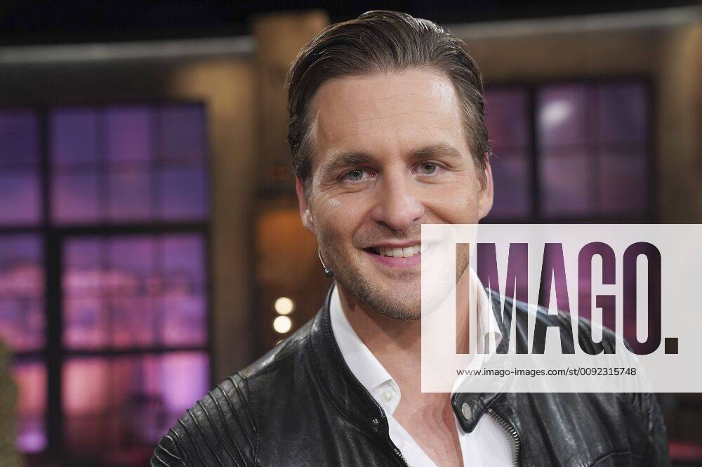 Alexander Klaws bei der Aufzeichnung der WDR-Talkshow Kölner Treff im WDR Studio BS 2. Köln