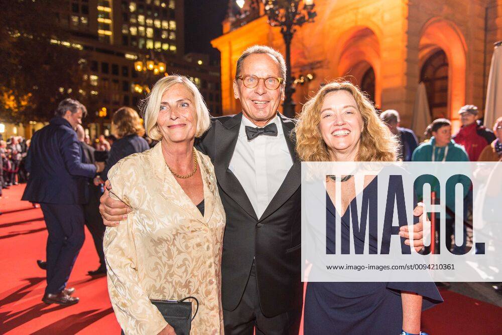 Frankfurt am Main Hessischer Film- und Kinopreis Träger des Ehrenpreises des hessischen Ministerpräsidenten von links: Claudia Dillmann, Nikolaus Hensel und Ellen Harrington.