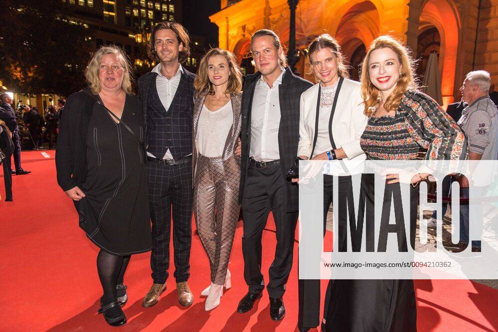 Frankfurt am Main Hessischer Film- und Kinopreis Die Filmfamilie des besten Films Bruder Schwester Herz Film von Tom Sommerlatte mit Sebastian Fräsdorf, Karin Hanczewski