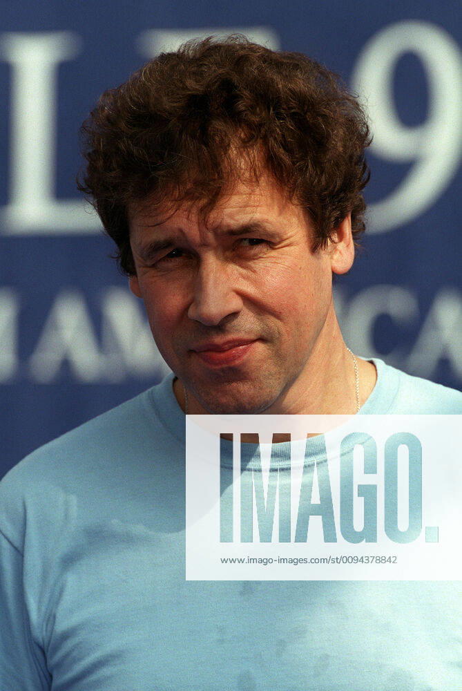 Stephen Rea Actor Deauville Film Festival 1999 Deauville, France 12 September 1999 Auf Dem Deauville Film Festival 1999 During The 1999 Deauville Film Festival (Festival Du CinÚma AmÚricain De Deauville) Stephen Rea Actor Deauville Film Festival 1999 Deauville, France 12 September 1999 Auf Dem Deauville Film Festival 1999 During The 1999 Deauville Film Festival (Festival Du CinÚma AmÚricain De Deauville)
