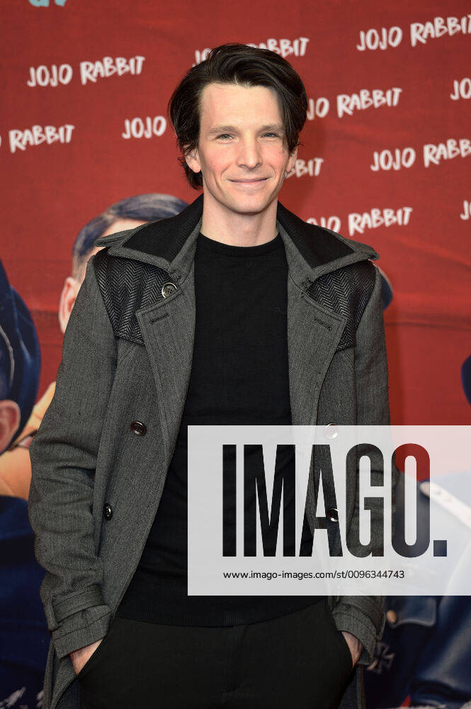 Sabin Tambrea bei der Premiere des Kinofilms Jojo Rabbit im Kino International. Berlin