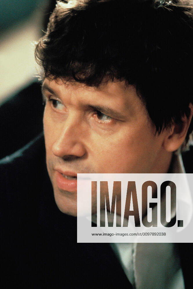 THE CRYING GAME, Stephen Rea, 1992, Miramax courtesy Everett Collection Miramax Courtesy Everett Collection !ACHTUNG AUFNAHMEDATUM GESCHÄTZT! PUBLICATIONXNOTxINxCANxCHNxFRAxITAxJPNxNORxPOLxRUSxESPxUKxUSA