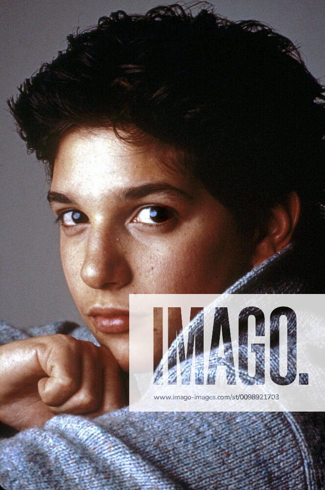 THE KARATE KID, Ralph Macchio, 1984. Columbia Pictures courtesy Everett Collection Columbia Pictures Courtesy Everett Collection !ACHTUNG AUFNAHMEDATUM GESCHÄTZT! PUBLICATIONXNOTxINxCANxCHNxFRAxITAxJPNxNORxPOLxRUSxESPxUKxUSA
