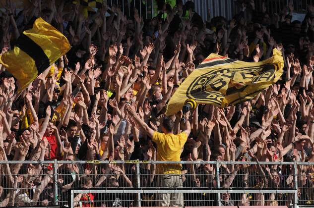 10.04.2010, 1. Bundesliga, 30. Spieltag: Borussia Dortmund (BVB), BVB Fanblock o0 Totale, Fan, Publikum,