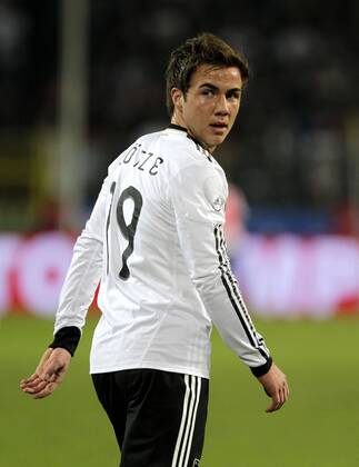 Fußball-Nationalmannschaft Freundschaftsspiel Deutschland (weiß)-Italien (blau) 1-1 am 09.02.2011 im Signal-Iduna Park in Dortmund.Mario Götze -GER .