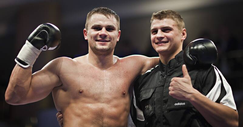Sieger Denis Boytsov (RUS) mit Bruder Maxim 28. Januar 2012 Universum Box Promotion (UBP) Boxen im Elysee Grand Hotel Hamburg Â