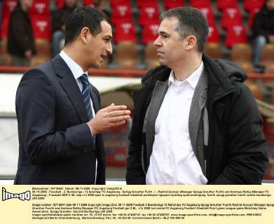 09.11.2008 - Fussball - 2. Bundesliga - 12.Spieltag: FC Augsburg - SpVgg Greuther Fürth - - Rachid Azzouzi (Manager Spvgg Greuther Fürth) und Andreas Rettig (Manager FC Augsburg)