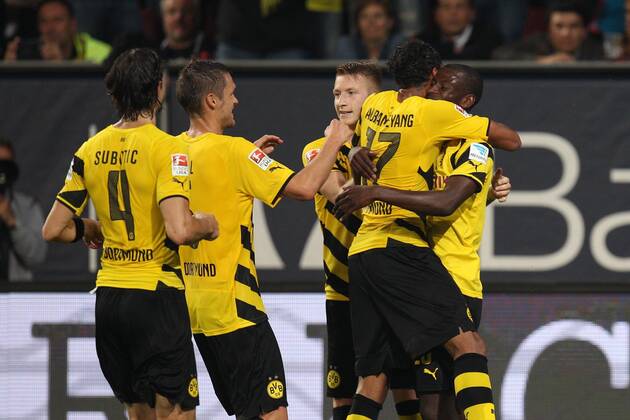 die Mannschaft freut sich ueber das Tor von Adrian Ramos 20 (Borussia Dortmund) FC Augsburg vs. Borussia Dortmund, Fussball, 1.Bundesliga, 29.08.2014, EP_CKT