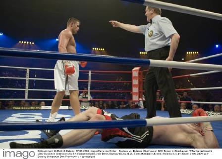 Boytsov vs. Bidenko Oberhausen BRD Boxen in Oberhausen WBA Inernational & WBO European Championship EM Europameisterschaft Denis Boytsov (Russia) vs. Taras Bidenko (Ukraine) Bidenko k.o am Boden (