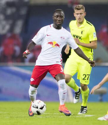 Fußball, 1. Bundesliga, Saison 2016 2017, 6. Spieltag, RB Leipzig - FC Augsburg, Freitag (30.09.2016), Red Bull Arena, Leipzig. Leipzigs Naby Deco Keita am Ball. RM001