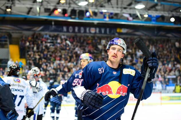Maximilian Kastner (EHC Red Bull Muenchen), Schlussszene, EHC Red Bull Muenchen vs Straubing Tigers, 25.11.16