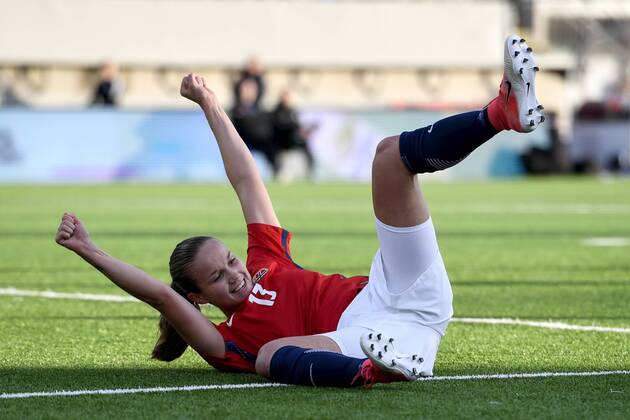 170919 Guro Reiten of Norway celebrates after scoring 3-0 during the FIFA Women s World Cup Qualifier match between Norway and Slovakia on September 19, 2017 in Sarpsborg. Photo: Fredrik Varfjell BILDBYRAN kod FV 150013 Copyright: FREDRIKxVARFJELL BB170919BB230
