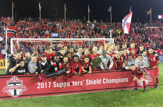 (171016) -- TORONTO, Oct. 16, 2017 -- Players of Toronto FC celebrate victory with the Supporters Shield trophy after the 2017 Major League Soccer MLS Fussball Herren USA match between Toronto FC and Montreal Impact at BMO Field in Toronto, Canada, Oct. 15, 2017. Toronto FC won 1-0 and officially got the Supporters Shield trophy which goes to the club that finishes the MLS regular season in first place. ) (SP)CANADA-TORONTO-SOCCER-MLS-TORONTO FC VS MONTREAL IMPACT ZouxZheng
